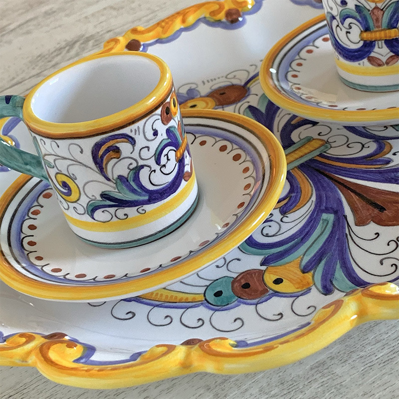 Set Comprensivo di Vassoio Ovale Smerlato, 2 Tazzine Caffè con Piattino +  Zuccheriera Decoro Ricco Deruta